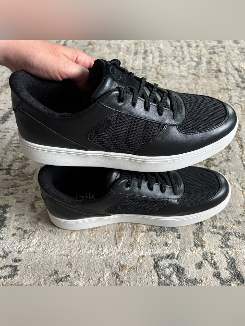 Kizik Oslo Sneakers Shoes NEW Men’s 10.5 Black leather white - Picture 3 of 8
